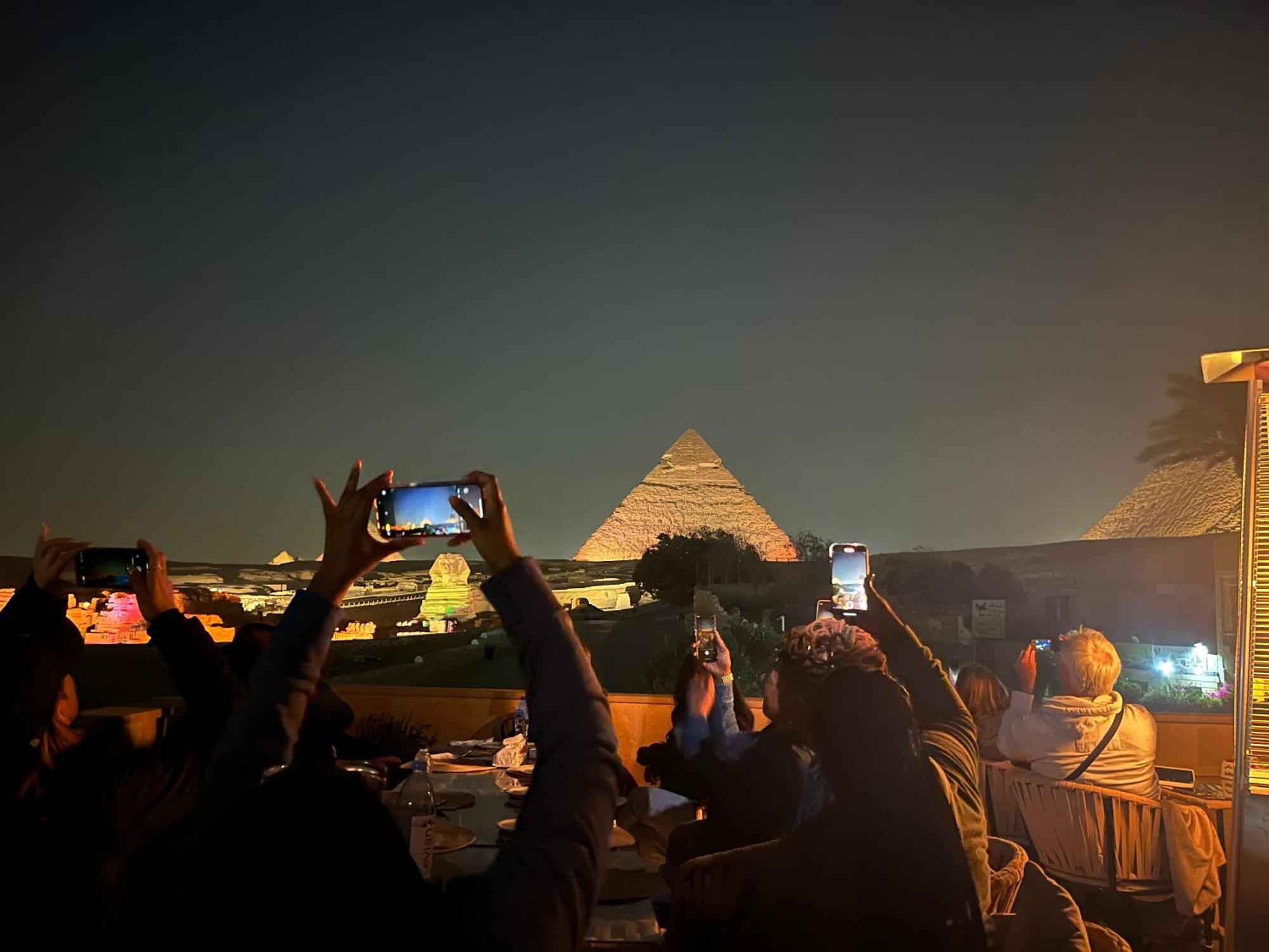 Отель The Gate Front Pyramids & Sphinx View Kafrat al Jabal