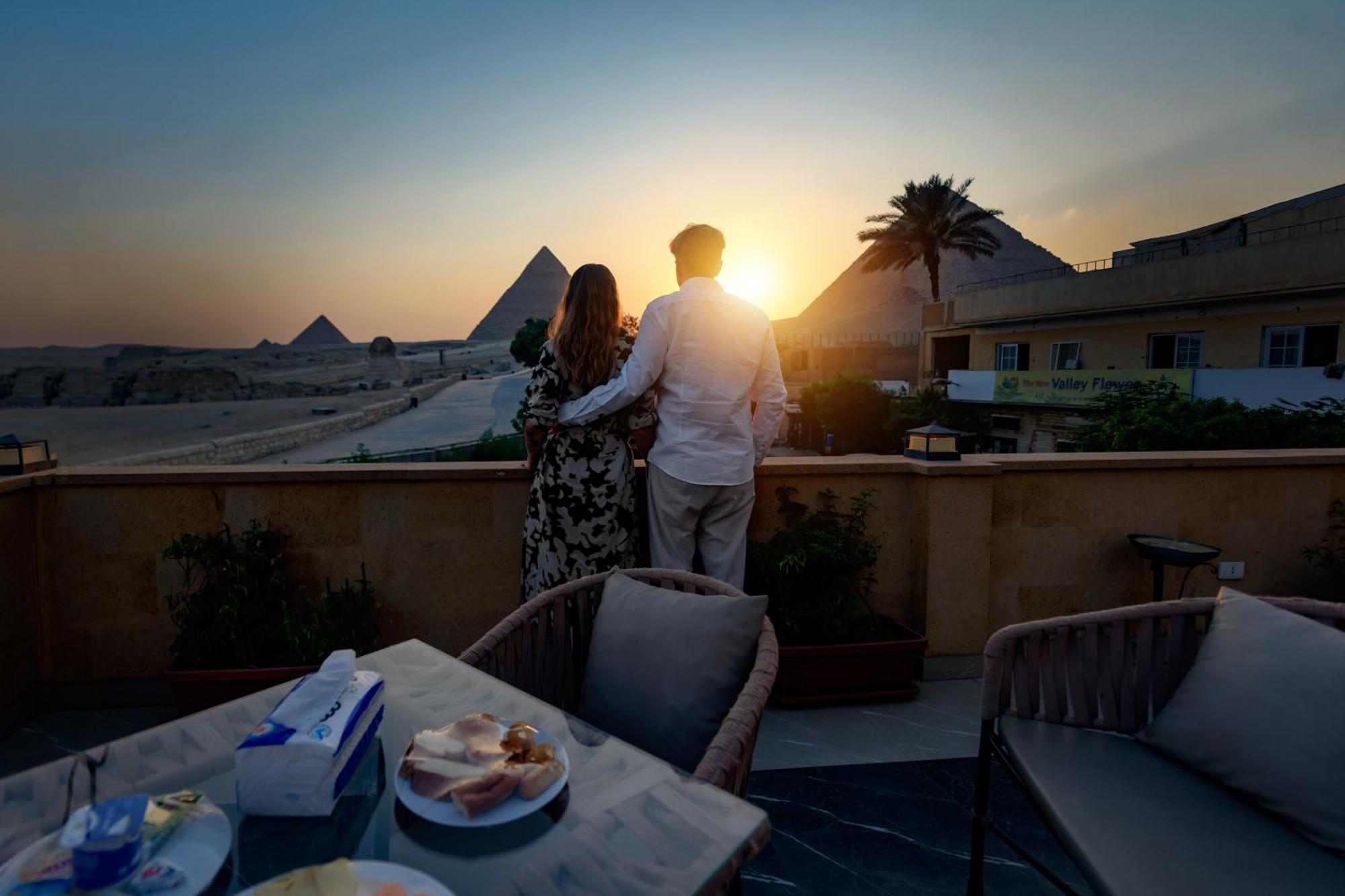The Gate Front Pyramids & Sphinx View Отель